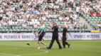 Kibic z kosą spalinową na stadionie Legii, czyli ambient w kampanii OBI od 180