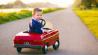 Ryk silnika i ludzkie emocje – TOP 5 reklamy motoryzacyjne