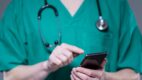Oszczędność dla przychodni, wygoda dla pacjenta – SMS w służbie zdrowia
