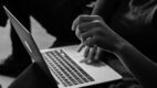 Fake news w mediach – raport Newton Media