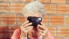 Seniorzy w świecie cyfrowym – jak pokolenie 55+ korzysta z Internetu?