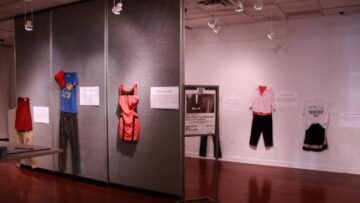 “Co mieli na sobie?”, czyli wystawa, która obala mity na temat ofiar gwałtów