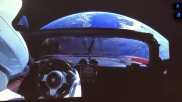 Elon Musk znów zaskakuje – rakieta Falcon Heavy z Tesla Roadsterem już w drodze na Marsa