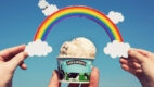 Ben & Jerry’s reaktywuje na placu Zbawiciela tęczę nie do podpalenia