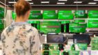 Pozdrowienia ze 100 ekranów jednocześnie – Motorola z interaktywną kampanią DOOH