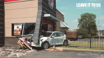 Leave it to us: Burger King reklamuje dostawy do domu autentycznymi wypadkami samochodowymi