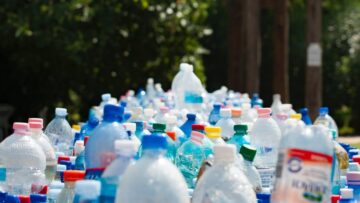 Rząd planuje wprowadzić kaucję na plastikowe butelki i opakowania
