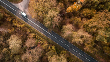 DHL Parcel chce poprawić bezpieczeństwo na polskich drogach i startuje z konkursem „Bezpiecznie z DHL” – do wygrania 50 tys. zł