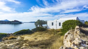 Władze greckiej wyspy szukają nowych mieszkańców – zapłacą im za dom i ziemię