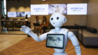 Robot Pepper asystentem sprzedaży w sklepie eobuwie.pl