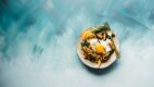 Uber Eats 2020 Foodcast: Tempeh i chlebowiec „wygryzą” seitan, jako główny substytut mięsa