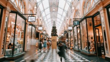 Jak zwiększyć sprzedaż w sklepach stacjonarnych podczas sezonu świątecznego?
