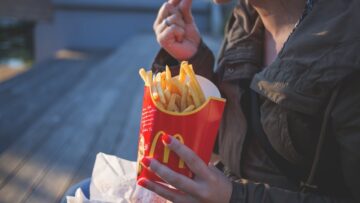 McDonald’s w Holandii testuje nowy format lokalu, zgodny z zasadami social distancingu
