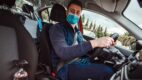 Uber wprowadza usługę przejazdów z przesłoną oraz technologię weryfikacji posiadania maseczki