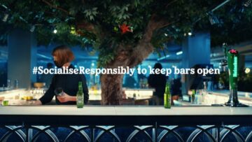 Back to the Bars: Heineken w humorystyczny sposób pokazuje nową rzeczywistość w barach