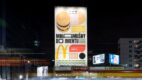 Mniamuśny do imentu – McDonald’s umieścił w Warszawie mural ze słowami zachwytu konsumentów