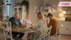 Synowa i Teściowa wybierają stół. Nowy spot reklamowy Salonów Agata