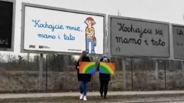 Organizacje wspierające społeczność LGBT+ zebrały ponad pół mln złotych na akcję „Kochajcie mnie, mamo i tato”