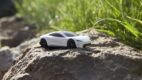 Matchbox powraca i prezentuje samochodzik Tesla Roadster – pierwszy model wykonany w 99% z materiałów pochodzących z recyklingu