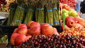 Kolejna duża kara dla Biedronki od UOKiK – za wprowadzanie konsumentów w błąd co do kraju pochodzenia warzyw i owoców