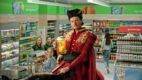 Kasztelan wjeżdża konno do Żabki. Nowy spot reklamowy już w TV