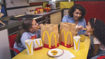 Złoty łuk to nie tylko „M”. McDonald’s zachęca do zabawy słowem z wykorzystaniem słynnego znaku