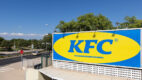 KFC przybiera barwy IKEA, aby zwrócić uwagę miejscowych na nowo otwarty lokal