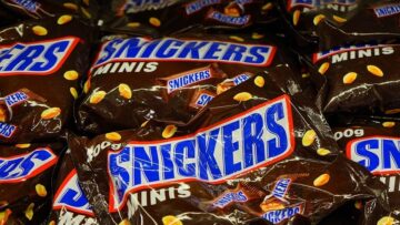 Snickers usuwa reklamę po oskarżeniach o homofobię