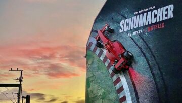 Netflix zamieszcza na ścianie tor wyścigowy i samochód F1, promując film „Schumacher”