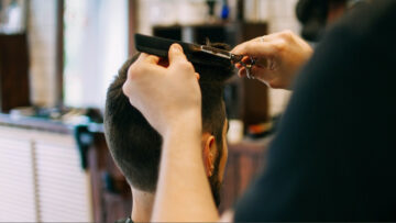 Gymshark stworzył salon fryzjerski dla mężczyzn, którzy chcą rozmawiać o swoim zdrowiu psychicznym