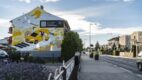 Mercedes-Benz prezentuje mural z kodem QR, który daje dostęp do playlisty na Spotify