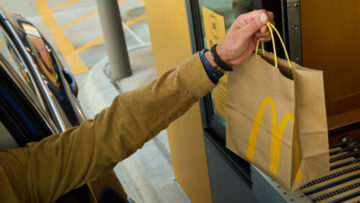 McDonald’s otworzył lokal, prowadzony głównie przez pracowników innych niż ludzie