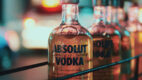 Pernord Ricard przywraca i ponownie wycofuje z rosyjskiego rynku wódkę Absolut