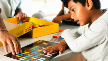 Edukacyjna rewolucja dla niewidomych dzieci. LEGO wprowadza na rynek klocki Braille’a