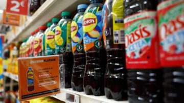 Carrefour walczy ze zjawiskiem shrinkflacji. Wprowadza w tym celu specjalne etykiety