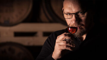 Dariusz Płażewski (Bimber Distillery): Chcę edukować i pokazywać tradycyjną metodę produkcji whisky