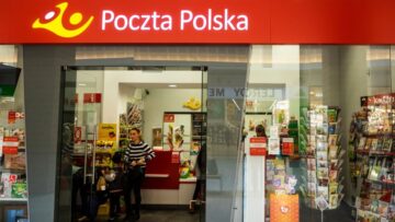 Poczta Polska tłumaczy się ze sprzedaży podróbek w swoich placówkach