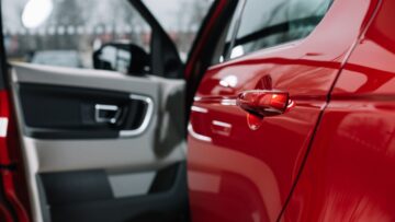 Ponad 72 mln zł kary od UOKiK dla Autocentrum AAA Auto za nieprawdziwe informacje o cenie aut i niedozwolone zapisy w umowach