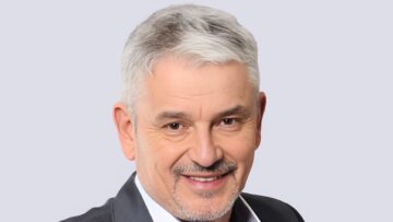 Krzysztof Brzózka: Powinien odbyć się „złoty strzał” kończący legalną obecność reklam alkoholu w Polsce [WYWIAD]