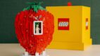 LEGO zbudowało dla Igi Świątek ogromną truskawkę z okazji wygranej na Wimbledonie
