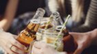 „Młodzi Polacy vs alkohol”: ponad 80 proc. Polaków w wieku 18-25 lat korzysta z alkoholu [RAPORT]
