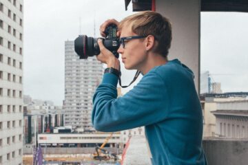Aleksander Małachowski (Hasztagalek) o fotografii społecznej i wystawie „Ślad po wodzie” PAH [WYWIAD]