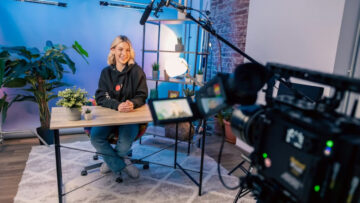 IAB: Creator economy rośnie jak na drożdżach. Marki inwestują, ale boją się AI i braku standardów [RAPORT]