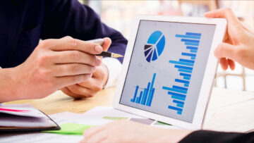 Jak mierzyć i analizować kreacje wideo