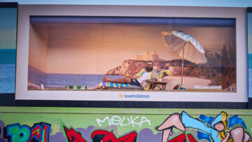 Billboard-plaża w Shoreditch: kampania loveholidays, która rozgrzała TikToka
