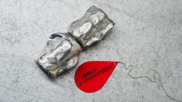 Perfumy z oddechu tłumu. Jung von Matt DONAU zamieniło CO₂ z oddechu publiczności w zapach