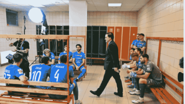 Kropliczanka wraca do gry. I to dosłownie. Kultowa marka z „The Office PL” partnerem Pogoni Siedlce