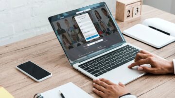 LinkedIn w 2026 roku: platforma w fazie dojrzewania. Co mówią nowe dane o zmianie roli social mediów w komunikacji marek?