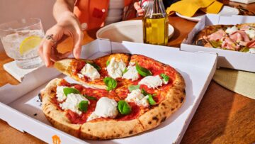 Margherita rządzi, ananas przegrywa: Pyszne.pl sprawdziło, jakie pizze zamawiają Polacy