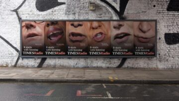 Times Radio stawia na słuchanie zamiast krzyku. Nowa kampania uderza w polityczny szum